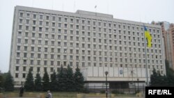 У цій будівлі працює Центральна виборча комісія України