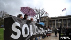 Građani Srbije apeluju na vlasti da proglase Dan sećanja na žrtve genocida u Srebrenici 