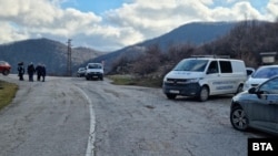 Местността край връх Околчица, където в неделя бяха открити в кемпер телата на Ивайло Калушев, Николай Златков и 15-годишният Александър Макулев.