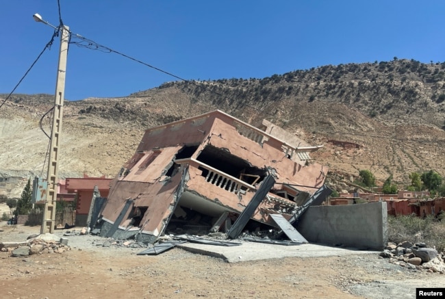 Pamje të një shtëpie të pothuajse të rrënuar nga tërmeti në Marakesh, Marok, 9 shtator 2023.