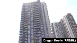 Soliteri u naselju Beograd na vodi, u kojem firma "Rad 028" ima stan, april 2026.