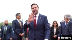 Віцепрезидент США Джей Ді Венс прибув до Ісламабаду, де його зустріли високопосадовці Пакистану та представники США, 11 квітня 2026 року