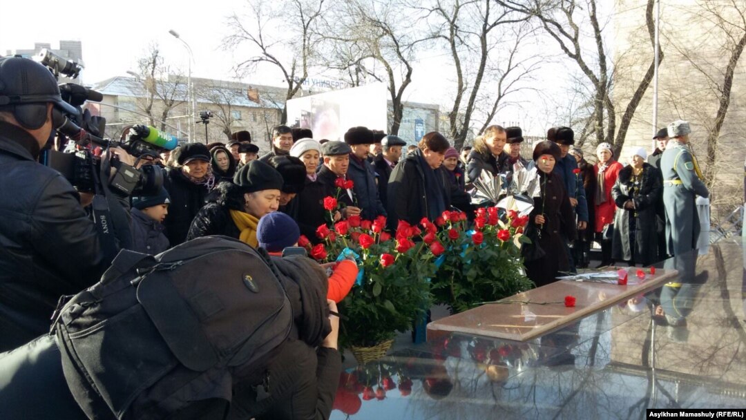 Камуфляж киген қызбен порно