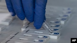 Sub 10.000 de test PCR și rapide antigen au fost prelucrate în ultima zi