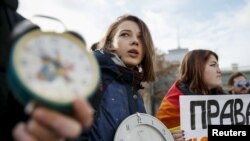 Militanți gay în fața Parlamentului Ucrainei