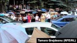 Protest la Comisia Electorală Centrală