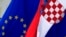 Флаги Евросоюза и Хорватии