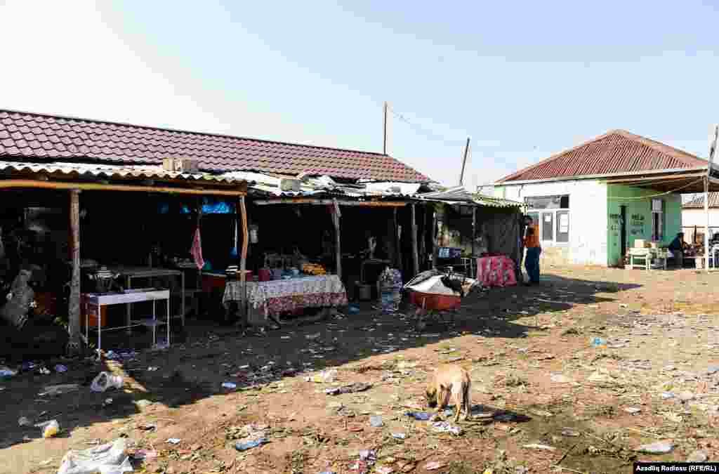 Bazar boşalandan sonra. 