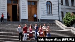 "В защиту автономии университетов Грузии" – под таким названием в социальных сетях сегодня начались сборы подписей под требованием приостановить ускоренное принятие поправок к закону о высшем образовании