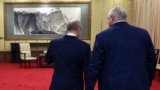 Мікалай і Аляксандар Лукашэнка на парадзе ў Пэкіне