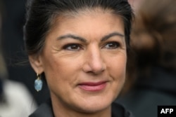 Sahra Wagenknecht, lidera unei Alianțe care îi poartă numele, la demonstrația de joi de la Berlin.