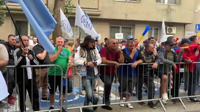 Protest al angajaților Damen Mangalia la Ministerul Economiei. Ministrul Miruță: „Când erați păcăliți de politic, eu îmi făceam un doctorat”