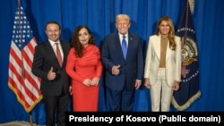 Presidentja e Kosovës, Vjosa Osmani, dhe presidenti i SHBA-së, Donald Trump. 