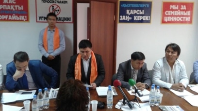 Үлкен сиськи аққұбалар