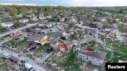 Pamje nga ajri të qytetit Omaha në Nebraska, SHBA, pas tornados të premten më 26 prill 2024.