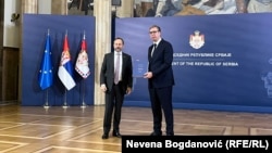 Šef Delegacije Evropske unije u Srbiji Emanuel Žiofre sa predsednikom Srbije Aleksandrom Vučićem, kojem je 4. novembra u zgradi Predsedništva u Beogradu predao Godišnji izveštaj o napretku Srbije u evrointegracijama. 