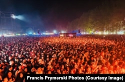 მას სამასზე მეტი ცნობილი როკბენდი ჰყავს გადაღებული მთელ მსოფლიოში. მის ფოტოობიექტივში მოხვდა არაერთი მუსიკალური ფესტივალი, რომლებიც საქართველოში ჩატარდა.