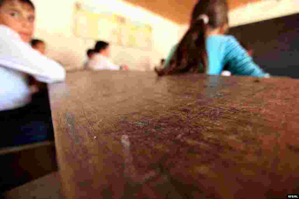 Ucqarlarda bəzi məktəblər #11