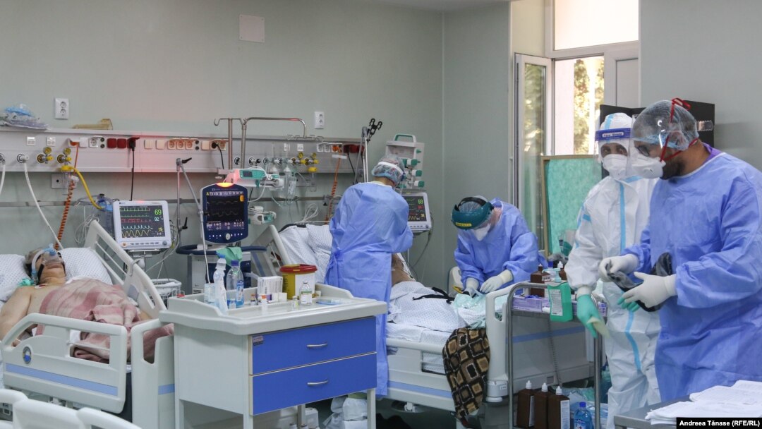 România are un deficit important de medici specializați în terapie intensivă. 