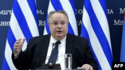 Шефот на грчката дипломатијата Никос Коѕиас 