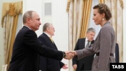 Ксения Собчак на встрече Владимира Путина с кандидатами в президенты России в Кремле, 19 марта 2018 года