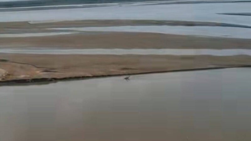 Diňle: Amyderýanyň suwy çekildi, türkmenistanlylar muny Owganystanyň täze kanalyndan görýärler