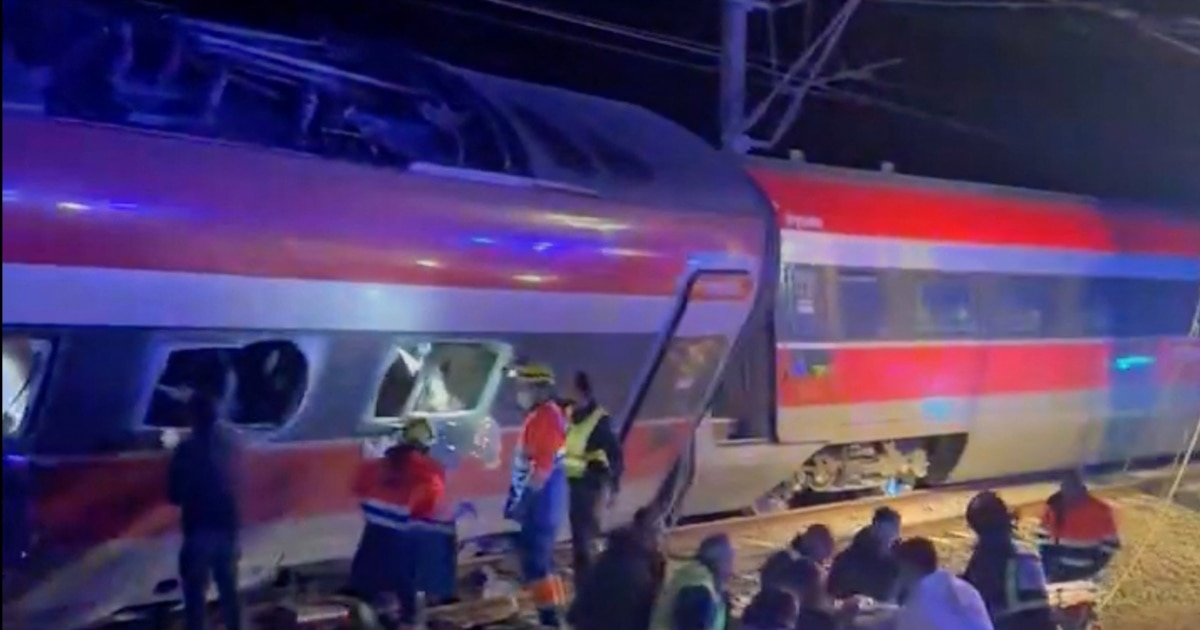 Të paktën 21 të vdekur pas përplasjes së dy trenave në Spanjë