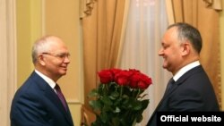 Președintele Dodon la o întîlnire cu ambasadorul rus Farit Mukhametshin