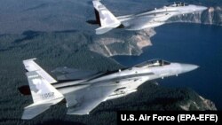 F-15 qırıcıları (Arxiv fotosu)
