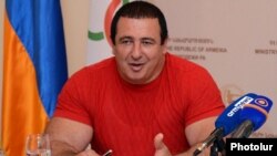 Armenia - Businessman Gagik Tsarukian speaks in Yerevan, 29May2015.