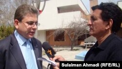 د پاکستان سفیر ښاغلي محمد صادق د ازادۍ راډیو د خبریال خان محمد سیند پوښتنې ځوابوي