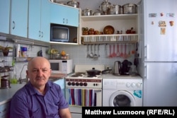 Vladimir Zharuk at his apartment in Vorgashor village.