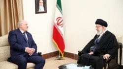 Аляксандар Лукашэнка на сустрэчы з Алі Хамэнэі ў Тэгеране ў сакавіку 2023 году