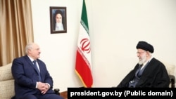 Олександр Лукашенко на зустрічі з Алі Хаменеї в Тегерані в березні 2023 року