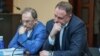 Андрій Єрмак (праворуч) із адвокатом Ігорем Фоміним під час обрання запобіжного заходу, Київ, 12 травня 2026 року