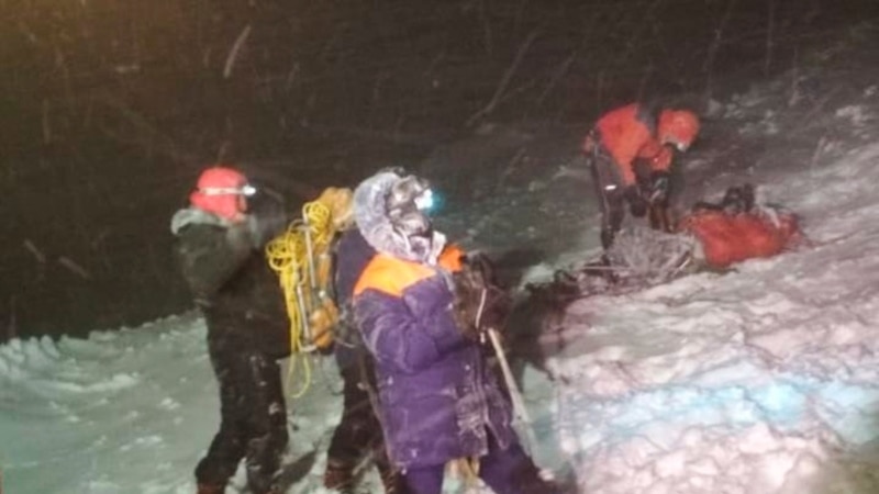 Загинаа петмина алпинисти во виулица на руската планина Елбрус