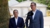 Ivica Daçiq, kryetar i Partisë Socialiste të Serbisë, dhe Aleksandar Vuçiq, funksionar i Partisë Përparimtare Serbe dhe ish-president i Serbisë, më 30 qershor 2026.