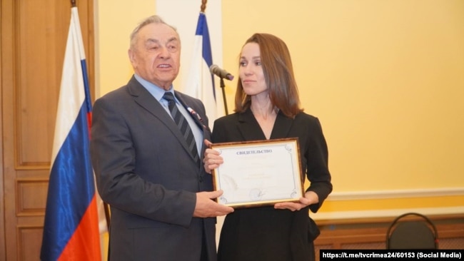 Нагородження в Криму Ганни Кривецької за спеціальний репортаж «На Запорізькому напрямку»