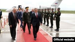 Рөстәм Миңнеханов Анкара һава аланында. 30 май 2012 ел