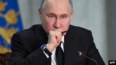 Qulupnay film studiyasi Porno bizning oxirgi Ellie