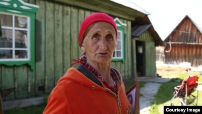 Әдемі қисық әйелдердің порнофотосуреттері