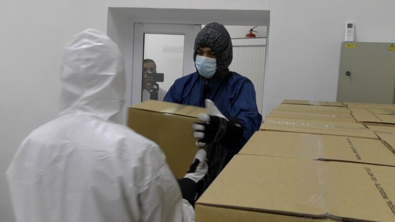 США передали Таджикистану первую партию вакцин Pfizer