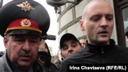 Сергей Удальцов во время одного из задержаний. Сентябрь, 2011 г. 