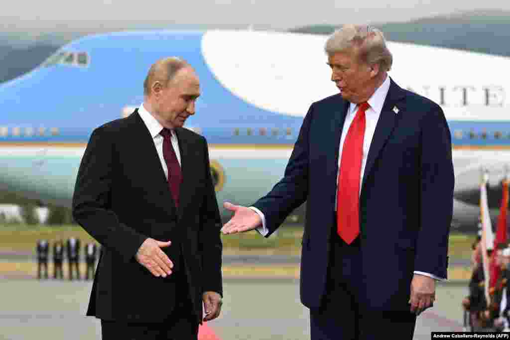 US President Donald Trump offers a hand to Russian President Vladimir Putin on the tarmac of an air base in Anchorage, Alaska, on August 15 amid outreach from the US in an effort to stop the Russian invasion of Ukraine.Photo by Andrew Caballero-Reynolds/Reuters.