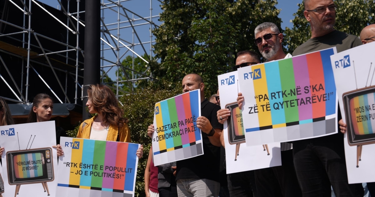  Gazetar pa pagë  demokraci pa zë   Punëtorët e RTK së protestojnë për shkak të mosalokimit të buxhetit