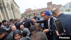 Armenia - Prime Minister Nikol Pashinian campaigns in Yerevan, May 16, 2026.