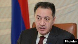 Armenia -- Minister of Economy Karen Chshmaritian holds a press conference, Yerevan, 3Feb2016