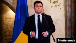 На думку міністра, піти у відпустку буде «буде чесно і правильно»