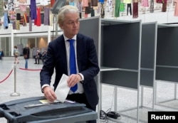 Liderul PVV Geert Wilders, la alegerile europene din 6 iunie. El trăiește de 20 de ani cu pază de corp strictă, după ce a primit amenințări legate de declarațiile sale anti-Islam.