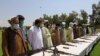 Талибы сдают оружие в рамках программы реинтеграции афганского правительства, Афганистан, 25 июня 2020 года
